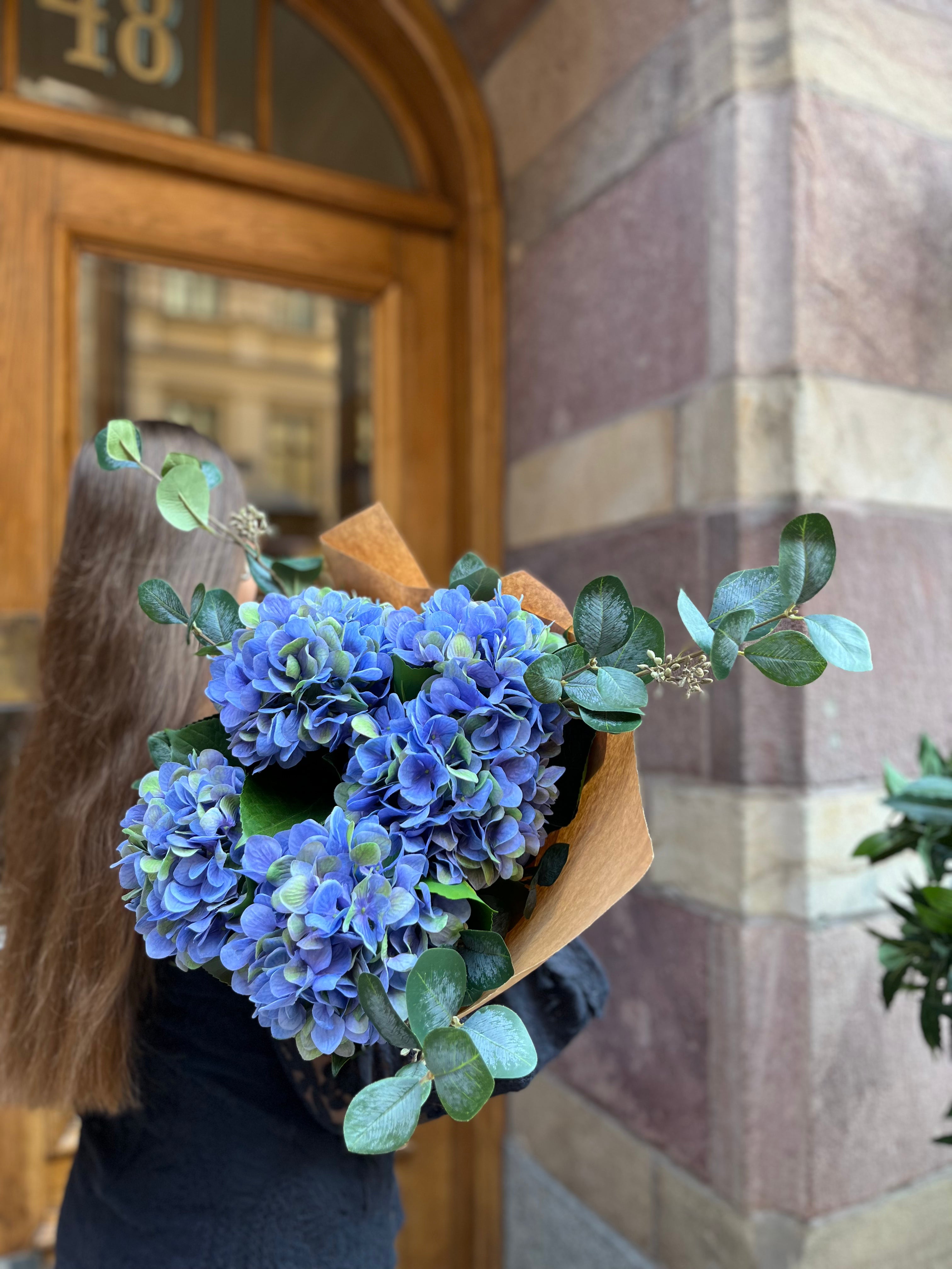 Hortensiabukett med bär, Blå