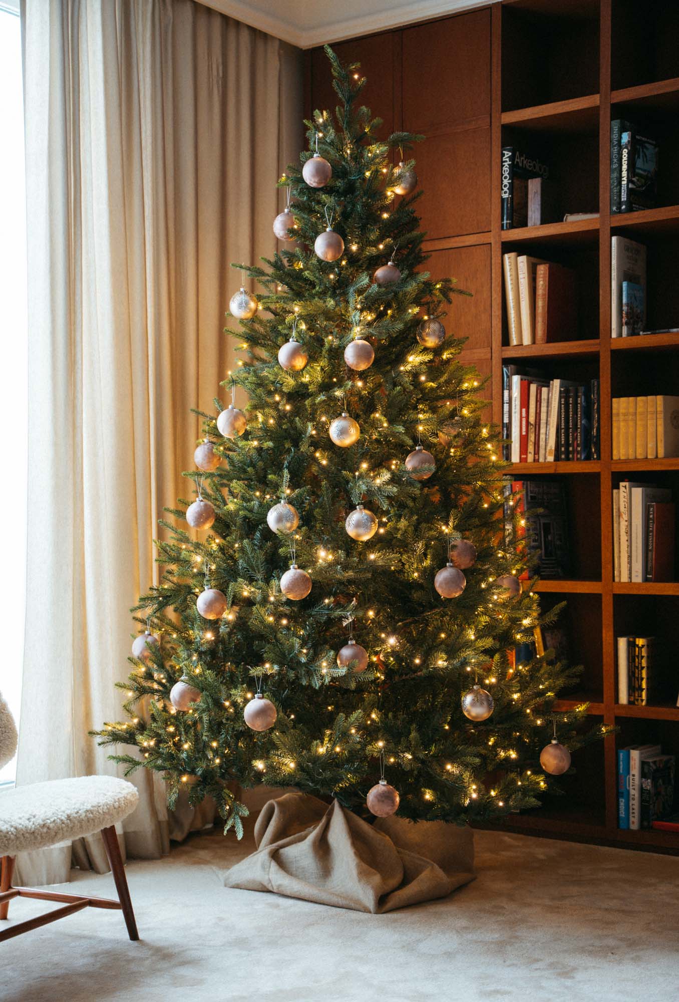 Julgran Nestow LED & timer. Konstgran 230 - 260 cm